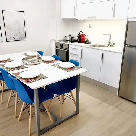 Center With A Modern Breeze Апартаменты *